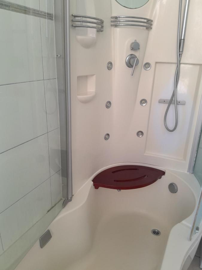 Villa La Desiree - Haut De Villa, 68M2, 8 Personnes Max, Climatise, 4 Etoiles, 120M2 De Jardin Et Parking, Wifi, Vu Mer Antibes Exteriér fotografie